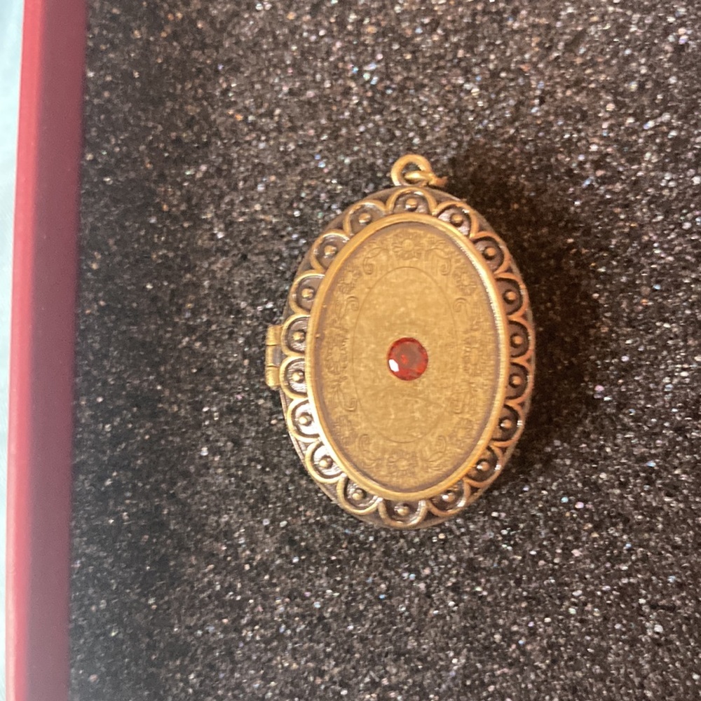 Taylor Swift Red (Taylor’s Version) we’ll run PENDANT ONLY